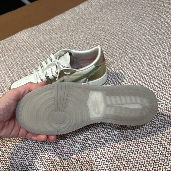 NIKE AIR JORDANS 1 Retro Low OG New Year 2024 6Y 7.5W - Picture 4 of 9